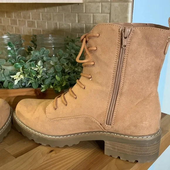 Universal Thread Tan Combat Block Heel Boots - Picture 8 of 14